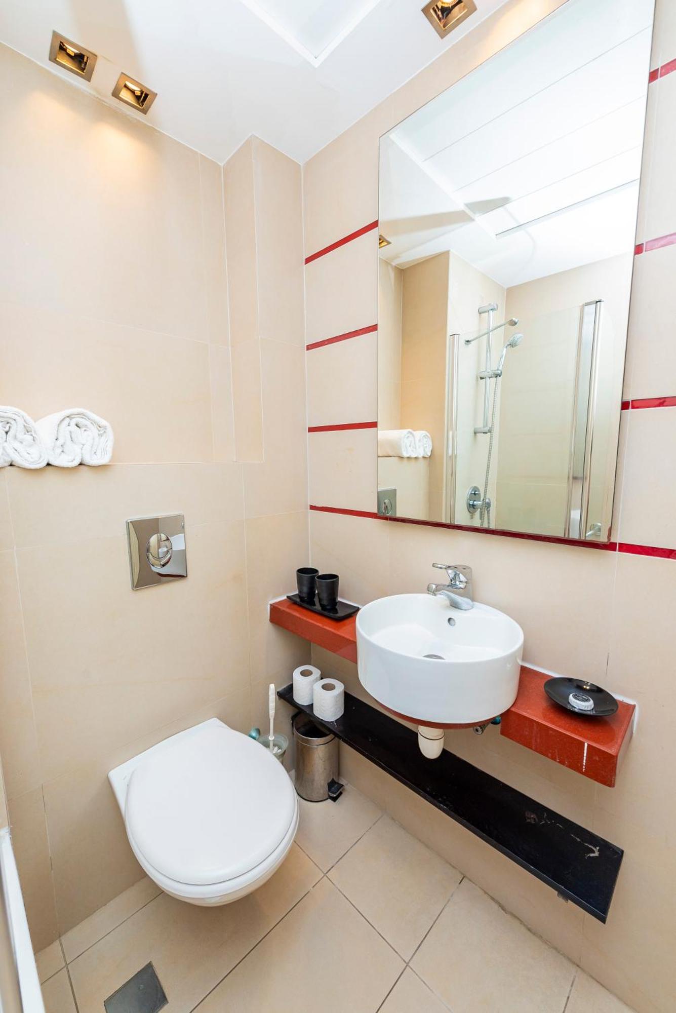 Hotel Basel Tel-Aviv Dış mekan fotoğraf